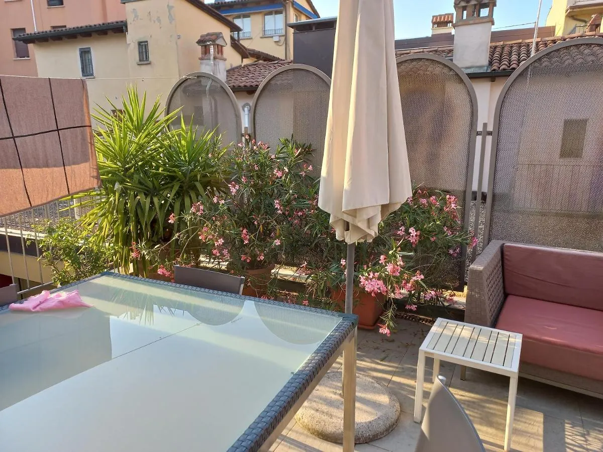 The Jasmine Terrace Retreat Apartment Bologna