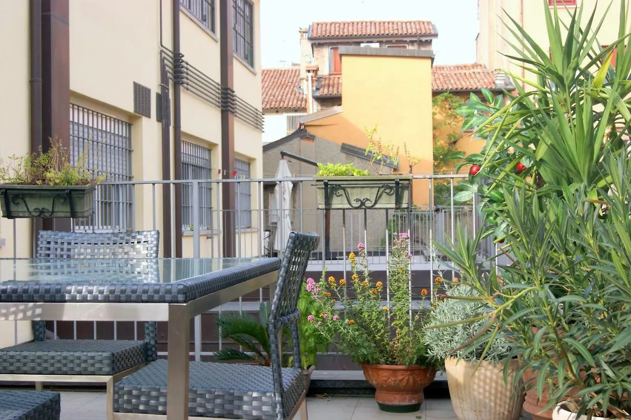 The Jasmine Terrace Retreat Apartment Bologna